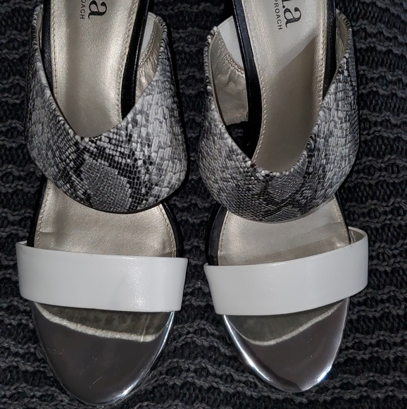 Wedge Heels - size 9.5 - Picture 2 of 7